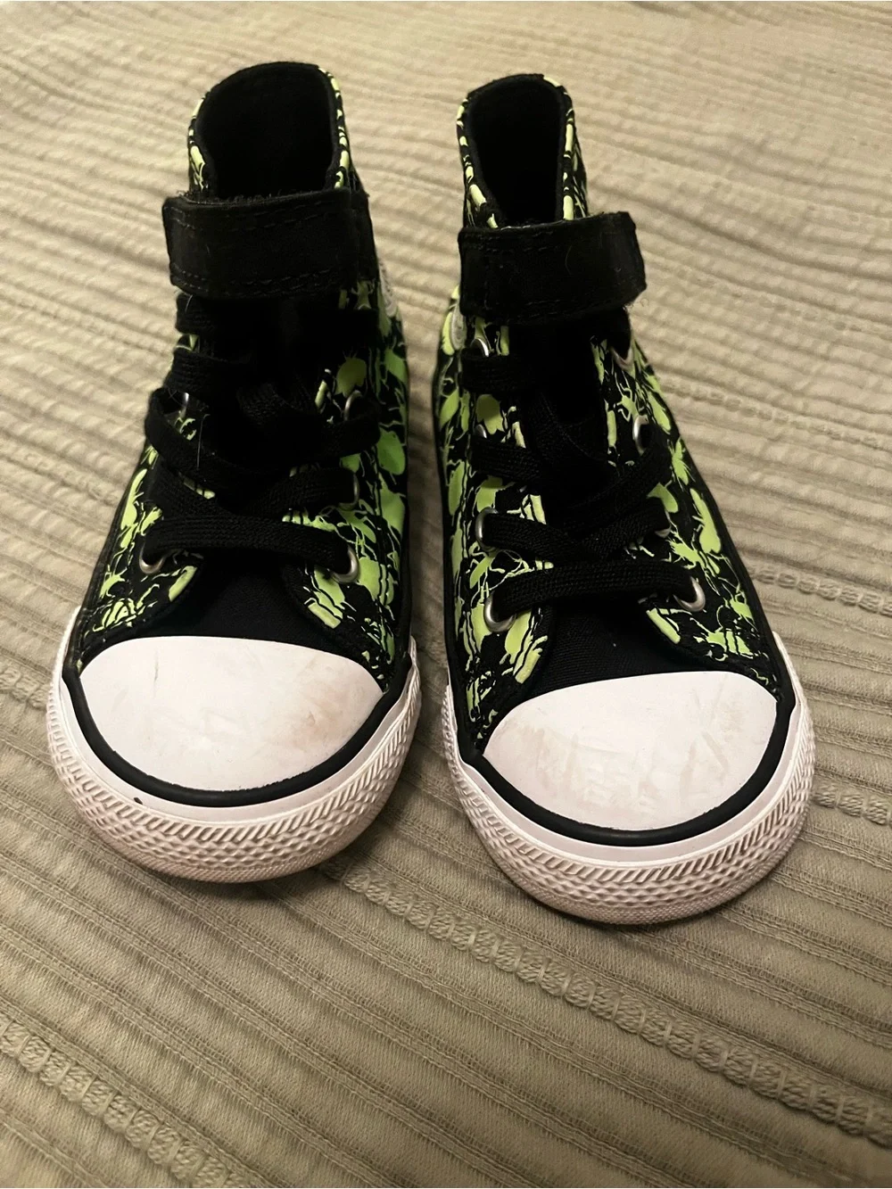 Converse Toddler High Top Sneakers – Black & Neon Green Bug Print
